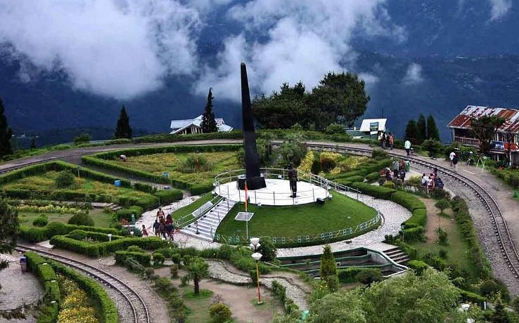 Explore the Batasia Loop and War Memorial