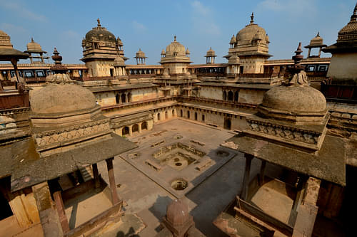 Explore Jahangir Mahal