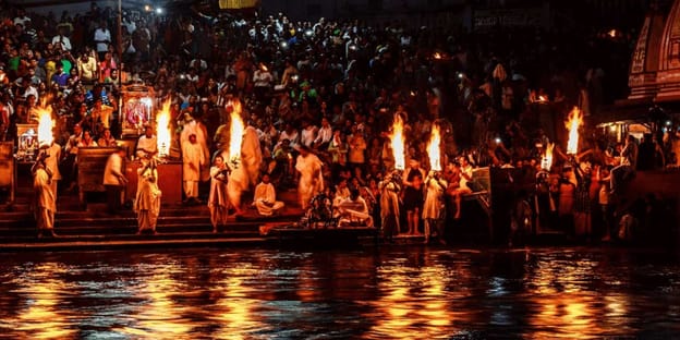https://traveleva.gumlet.io/activities/1781/1781_ganga-aarti-sthal-haridwar-tourism-entry-fee-timings-holidays-reviews-header.jpg?h=312&w=1244